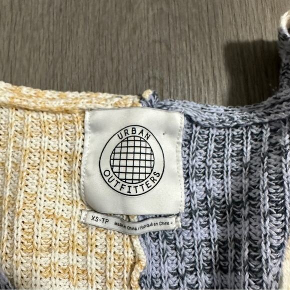 Urban Outfitters Blue & Beige Knit Long Sleeve Asymmetrical Sweater Size XS‎ - Picture 5 of 8